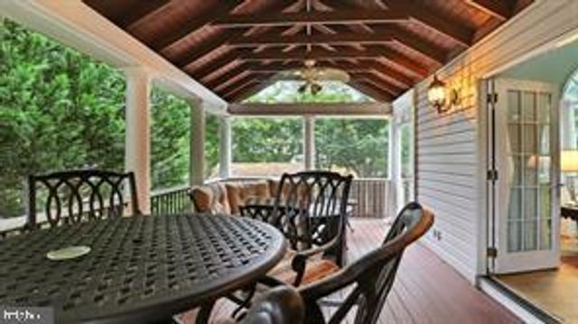 1902 STIRRUP LN, Alexandria, VA 22308