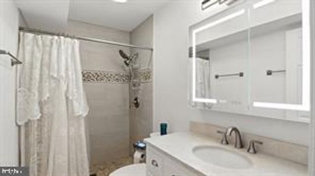1902 STIRRUP LN, Alexandria, VA 22308
