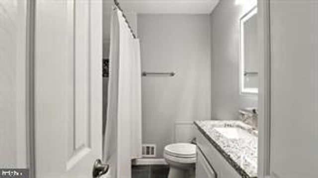 1902 STIRRUP LN, Alexandria, VA 22308