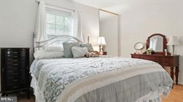 1902 STIRRUP LN, Alexandria, VA 22308