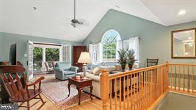 1902 STIRRUP LN, Alexandria, VA 22308