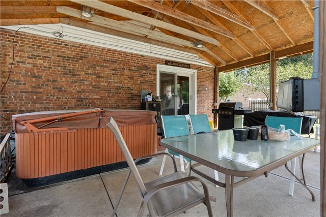 8878 Twincreek Drive, Franklin, OH 45005