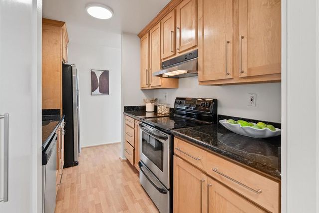 320 Vallejo Drive 40, Millbrae, CA 94030