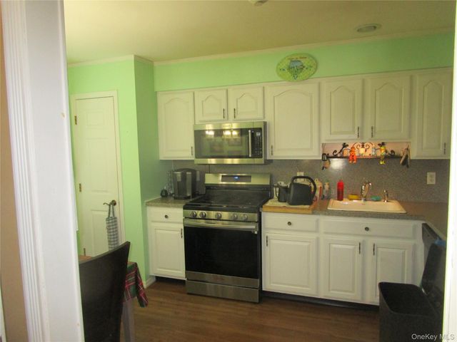 110 Theodore Drive 110, Coram, NY 11727