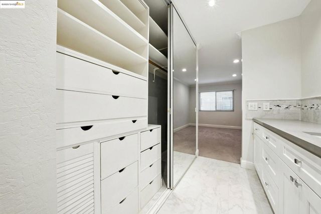 567 Oakland Ave. 101, Oakland, CA 94611