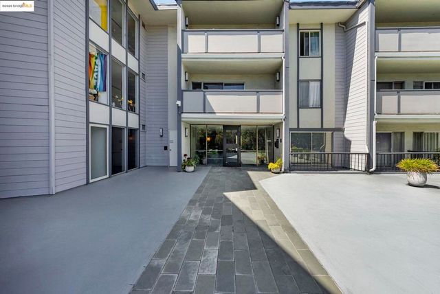 567 Oakland Ave. 101, Oakland, CA 94611