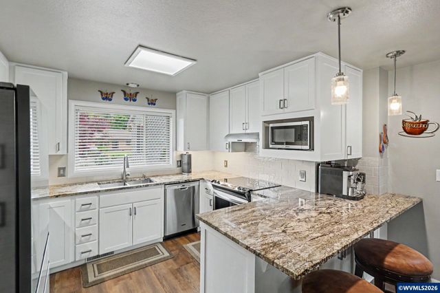 6483 Doral Dr SE, Salem, OR 97306