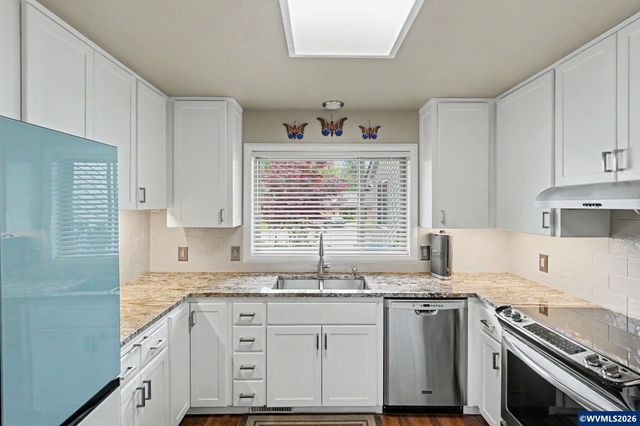 6483 Doral Dr SE, Salem, OR 97306