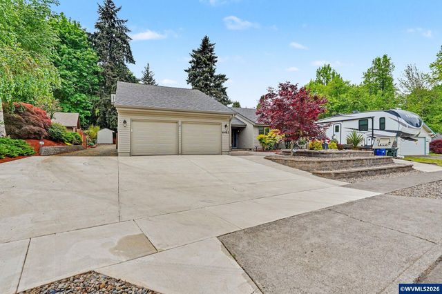 6483 Doral Dr SE, Salem, OR 97306