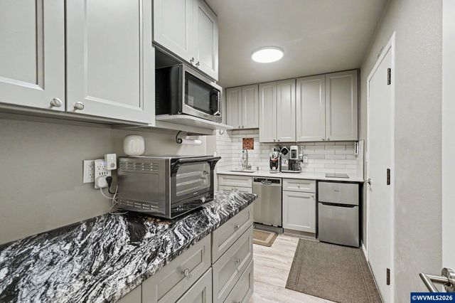 6483 Doral Dr SE, Salem, OR 97306