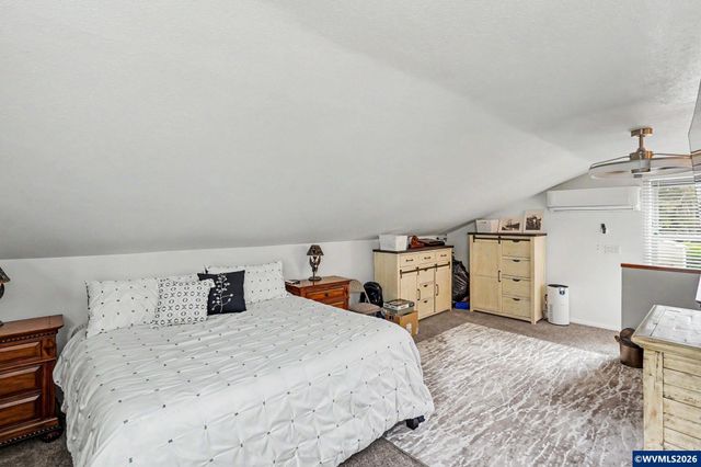 6483 Doral Dr SE, Salem, OR 97306