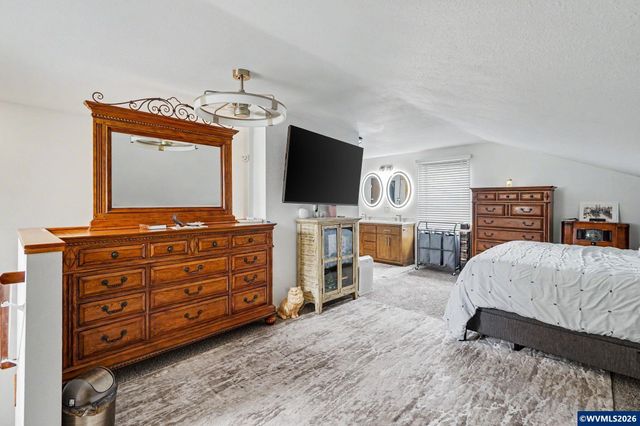 6483 Doral Dr SE, Salem, OR 97306
