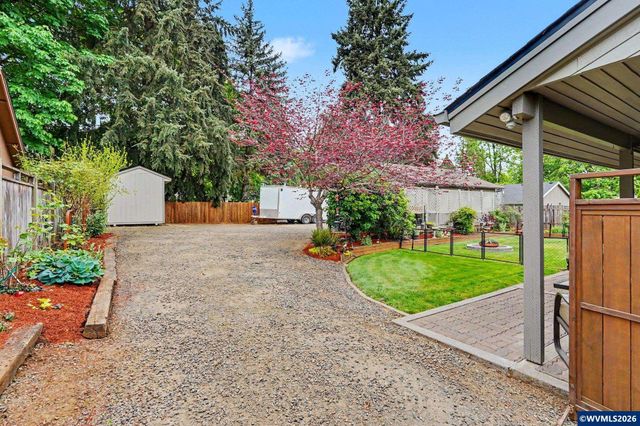 6483 Doral Dr SE, Salem, OR 97306