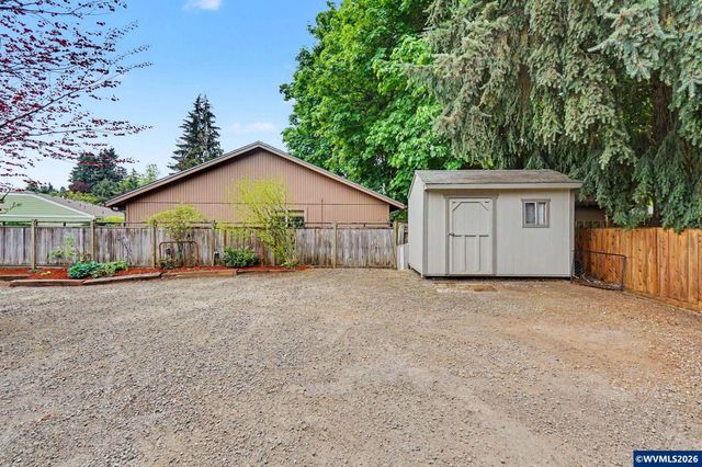 6483 Doral Dr SE, Salem, OR 97306