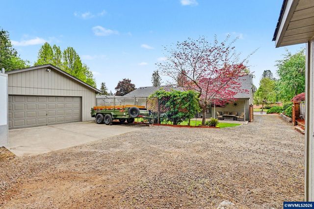 6483 Doral Dr SE, Salem, OR 97306