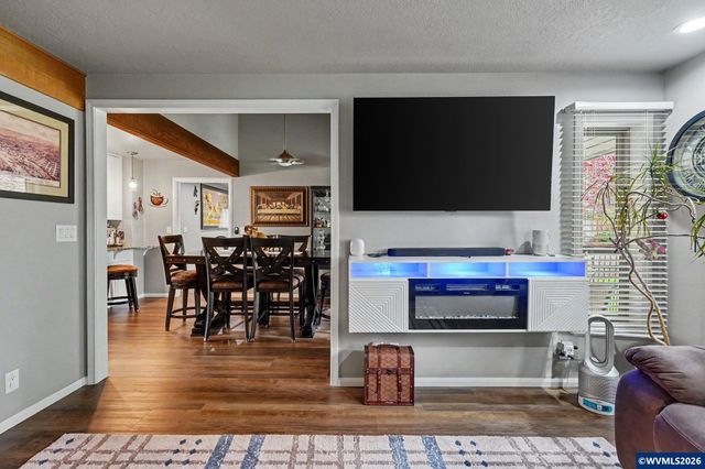 6483 Doral Dr SE, Salem, OR 97306