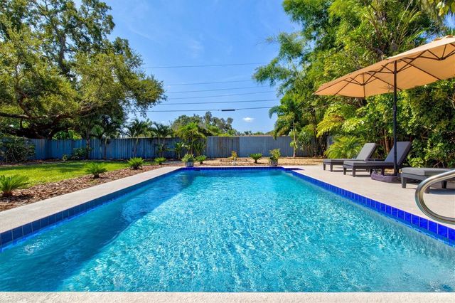 2650 DAVIS BOULEVARD, Sarasota, FL 34237