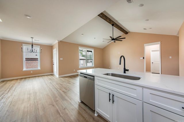 912 W Dell Vista Cove, Cabot, AR 72023