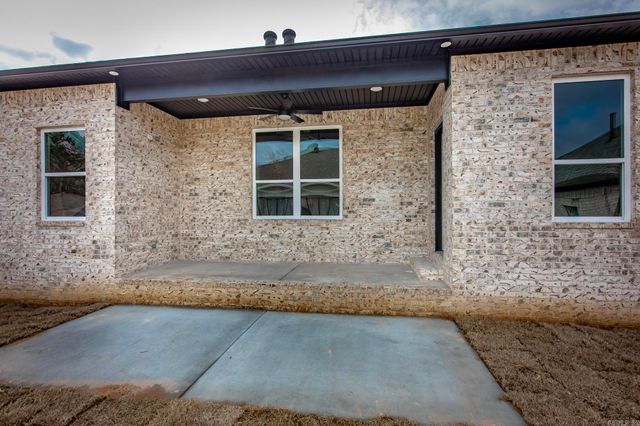 912 W Dell Vista Cove, Cabot, AR 72023