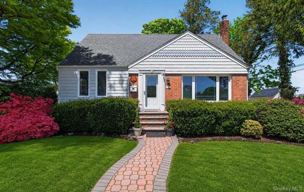 2021 Lincoln Avenue, East Meadow, NY 11554