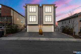 805 Fairview Lane B, Fort Lee, NJ 07024