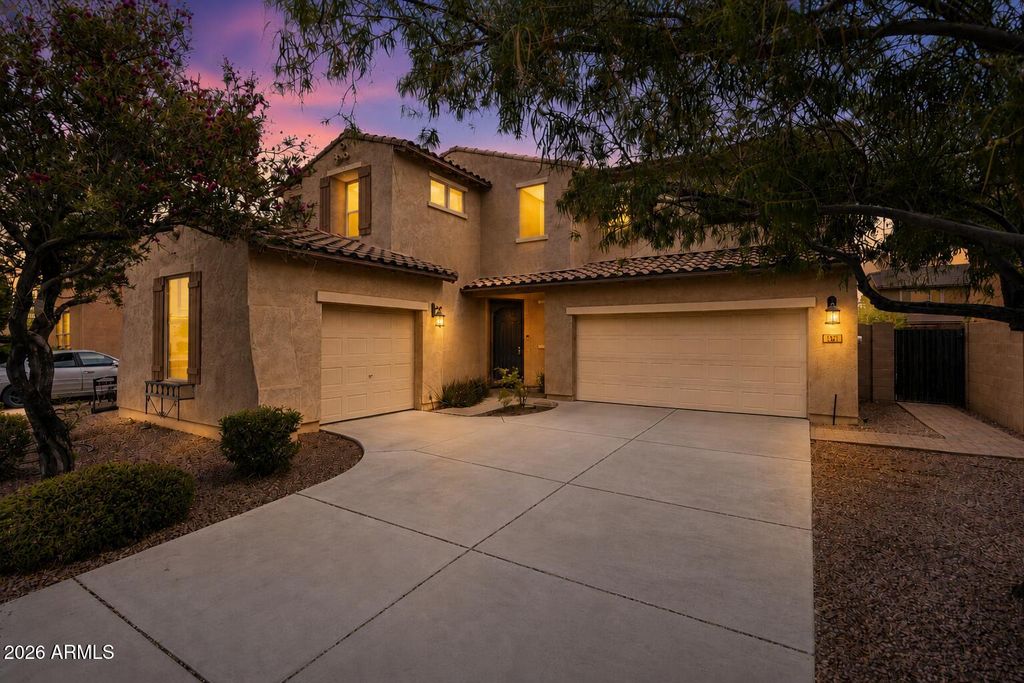 1471 E FLAMINGO Way, Gilbert, AZ 85297