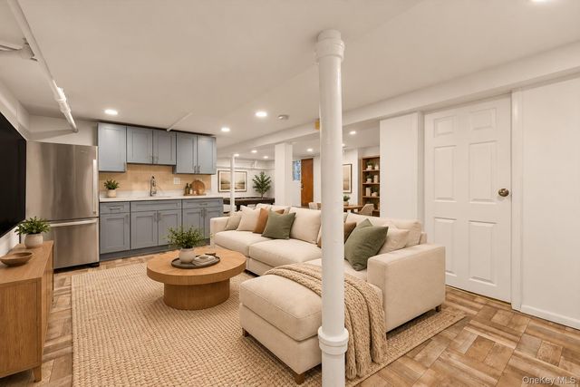 4401 Skillman Avenue, Sunnyside, NY 11104