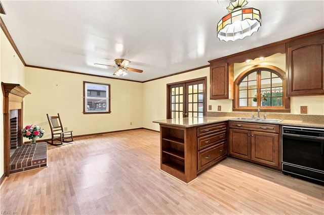 3 Wendell CIR, Poquoson, VA 23662
