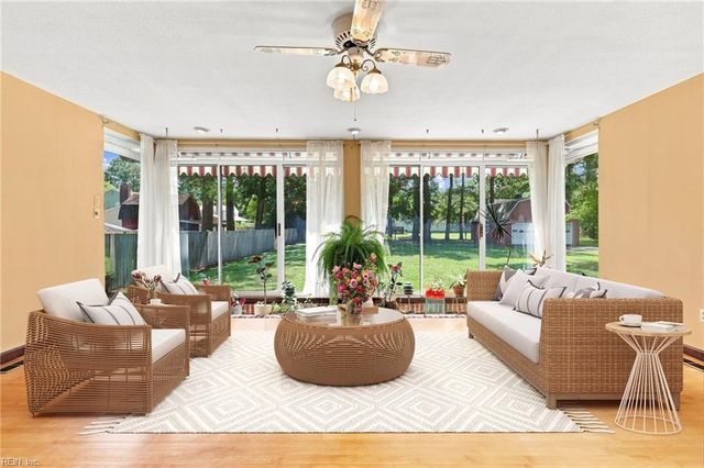 3 Wendell CIR, Poquoson, VA 23662