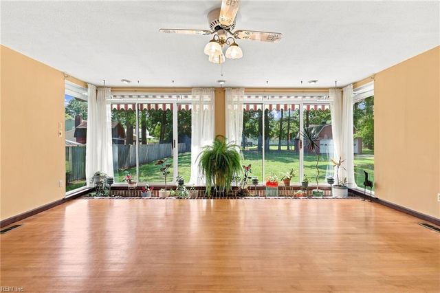 3 Wendell CIR, Poquoson, VA 23662
