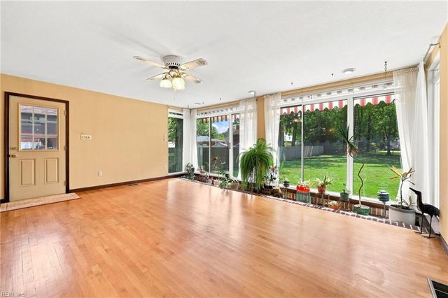 3 Wendell CIR, Poquoson, VA 23662