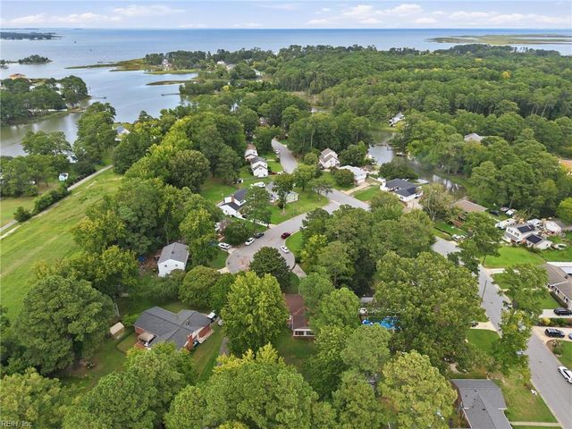 3 Wendell CIR, Poquoson, VA 23662