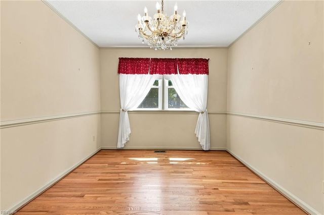 3 Wendell CIR, Poquoson, VA 23662