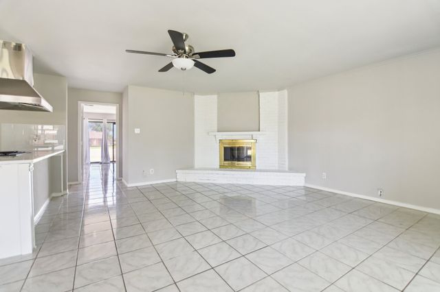 5001 N Colony Boulevard, The Colony, TX 75056