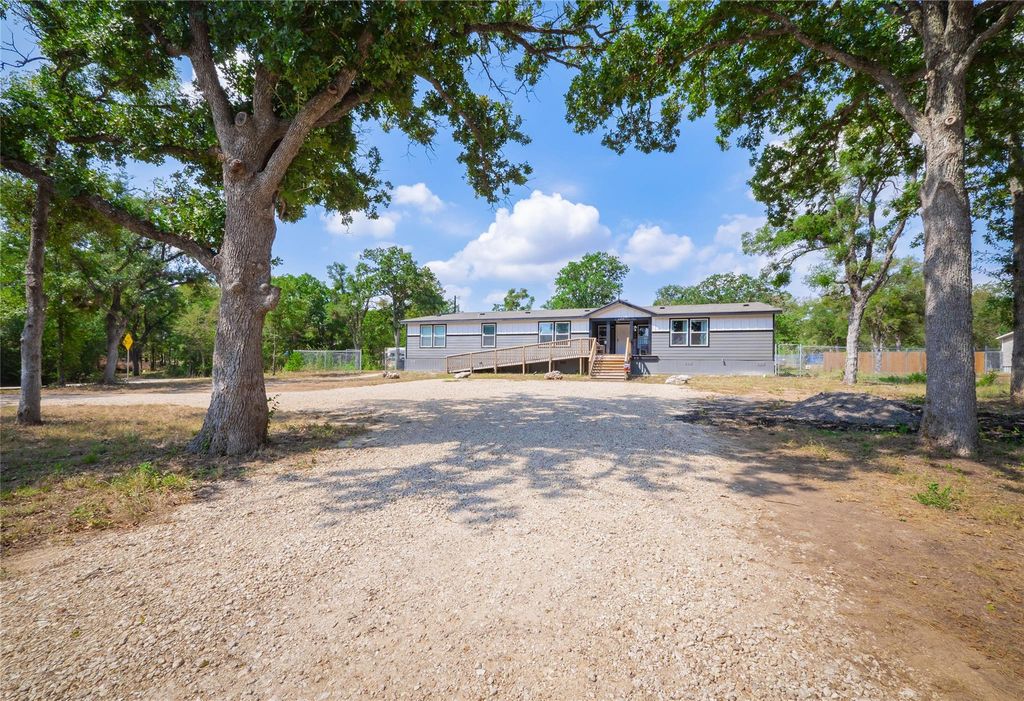 2944 Tumbleweed TRL, Dale, TX 78616