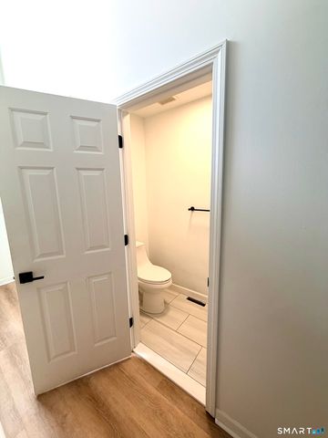 19 Lakeview Drive 19, Branford, CT 06405