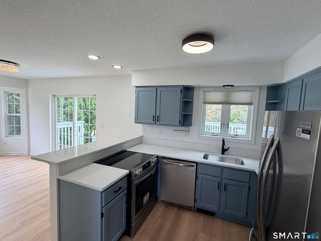 19 Lakeview Drive 19, Branford, CT 06405