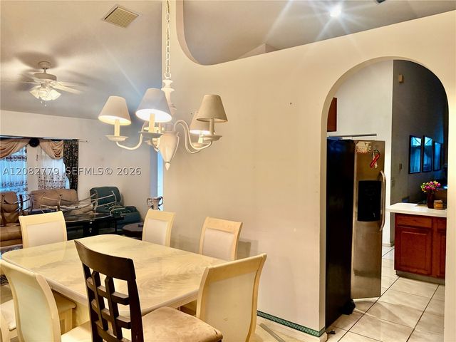 110 Hemingway Ct, Royal Palm Beach, FL 33411