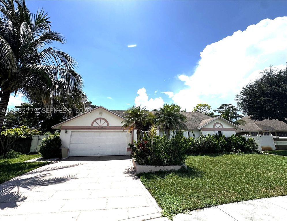 110 Hemingway Ct, Royal Palm Beach, FL 33411
