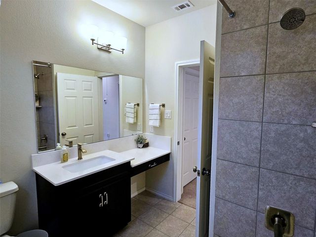 3234 Longleaf Meadows Drive, Houston, TX 77063