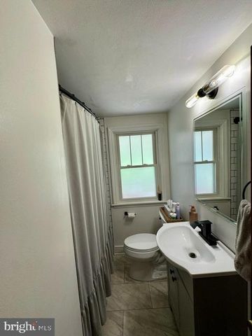 178 W HANOVER ST, Spring Grove, PA 17362