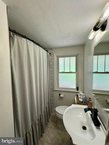 178 W HANOVER ST, Spring Grove, PA 17362