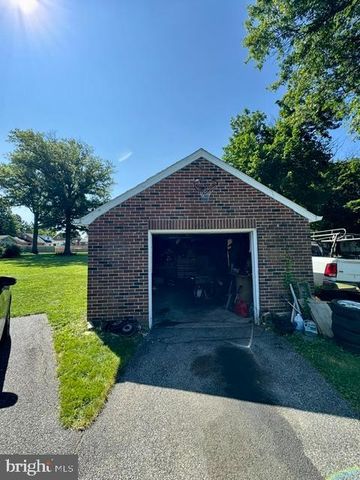 178 W HANOVER ST, Spring Grove, PA 17362