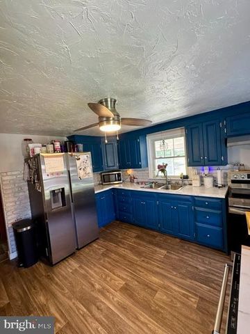 178 W HANOVER ST, Spring Grove, PA 17362