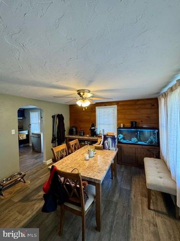 178 W HANOVER ST, Spring Grove, PA 17362