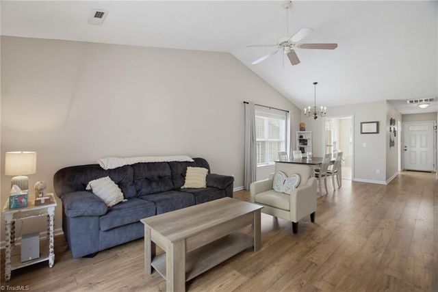 505 Carrington Lane, Thomasville, NC 27360