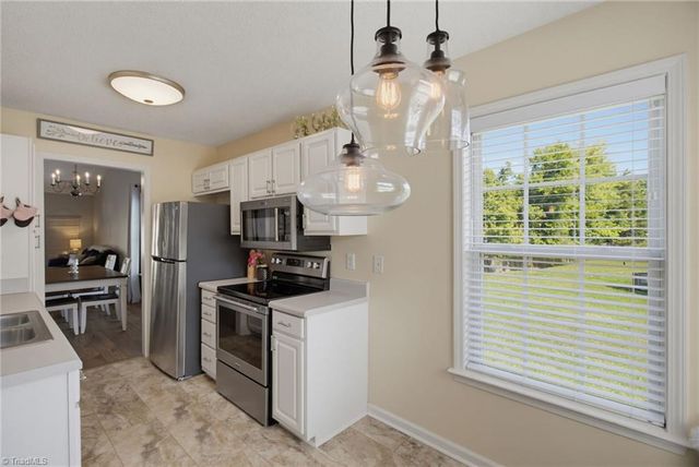 505 Carrington Lane, Thomasville, NC 27360