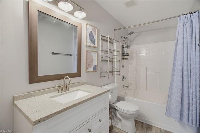505 Carrington Lane, Thomasville, NC 27360