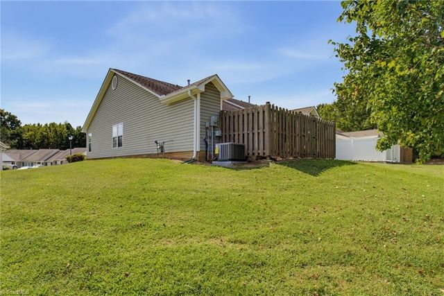 505 Carrington Lane, Thomasville, NC 27360