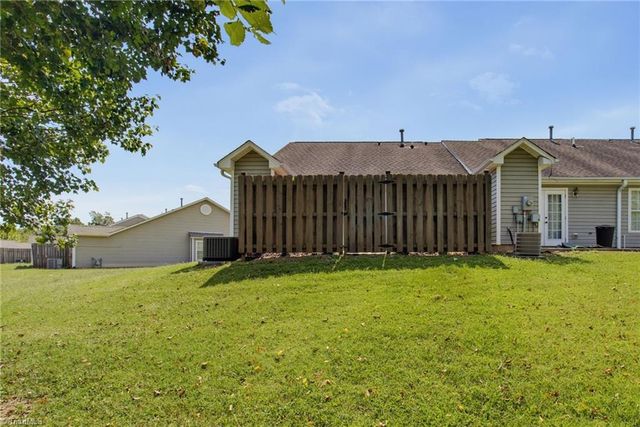 505 Carrington Lane, Thomasville, NC 27360